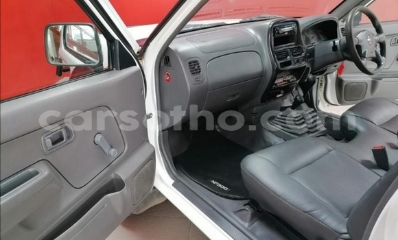 Sayi Na hannu Nissan Hardbody White Mota in Maputsoe a Leribe Sayi Na hannu Nissan Hardbody White Mota in Maputsoe a Leribe