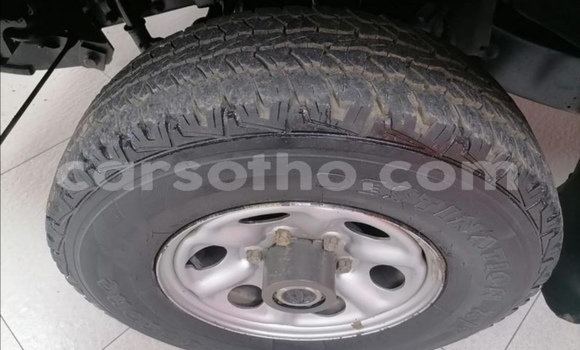 Sayi Na hannu Nissan Hardbody White Mota in Maputsoe a Leribe Sayi Na hannu Nissan Hardbody White Mota in Maputsoe a Leribe