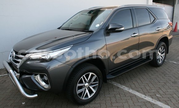 اشتري مستعمل Toyota Fortuner Black سيارة في Maseru في Maseru اشتري مستعمل Toyota Fortuner Black سيارة في Maseru في Maseru