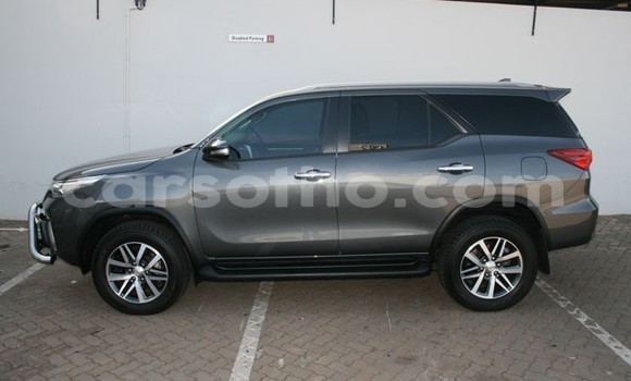 اشتري مستعمل Toyota Fortuner Black سيارة في Maseru في Maseru اشتري مستعمل Toyota Fortuner Black سيارة في Maseru في Maseru