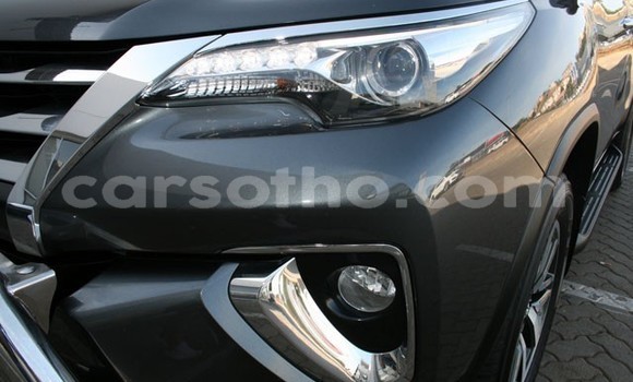 اشتري مستعمل Toyota Fortuner Black سيارة في Maseru في Maseru اشتري مستعمل Toyota Fortuner Black سيارة في Maseru في Maseru