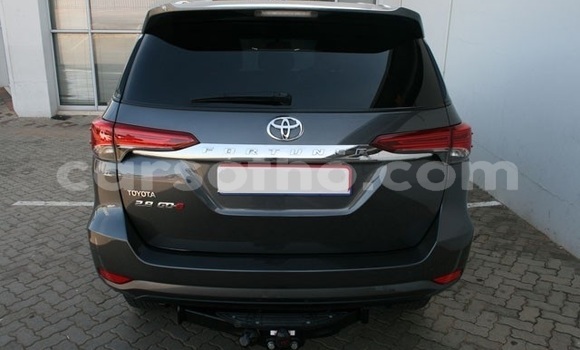 اشتري مستعمل Toyota Fortuner Black سيارة في Maseru في Maseru اشتري مستعمل Toyota Fortuner Black سيارة في Maseru في Maseru
