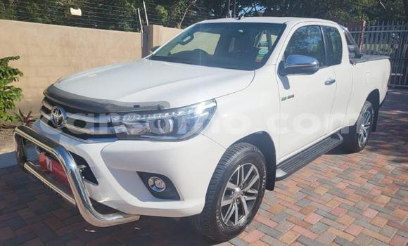 Buy Used Toyota Hilux White Car in Maseru in Maseru Buy Used Toyota Hilux White Car in Maseru in Maseru