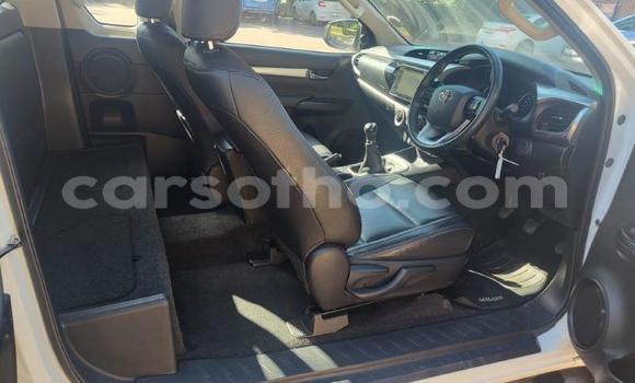 Buy Used Toyota Hilux White Car in Maseru in Maseru Buy Used Toyota Hilux White Car in Maseru in Maseru
