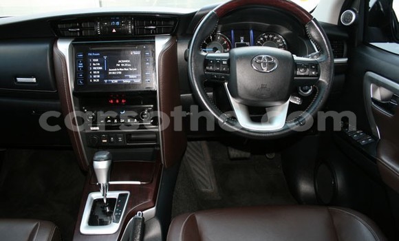 اشتري مستعمل Toyota Fortuner Black سيارة في Maseru في Maseru اشتري مستعمل Toyota Fortuner Black سيارة في Maseru في Maseru