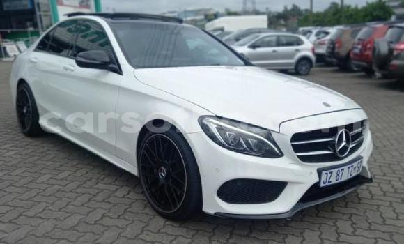 Sayi Na hannu Mercedes-Benz C-klasse AMG White Mota in Maseru a Maseru Sayi Na hannu Mercedes-Benz C-klasse AMG White Mota in Maseru a Maseru