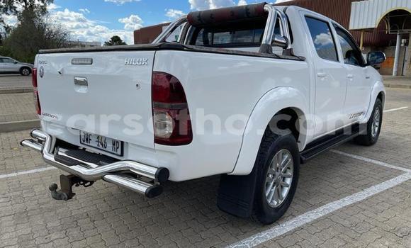 Buy Used Toyota Hilux White Car in Maseru in Maseru Buy Used Toyota Hilux White Car in Maseru in Maseru