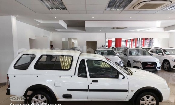 Acheter Occasion Voiture Ford B-MAX Blanc à Hlotse, Leribe Acheter Occasion Voiture Ford B-MAX Blanc à Hlotse, Leribe