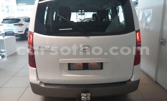 Acheter Occasion Voiture Hyundai H1 Blanc à Maseru, Maseru Acheter Occasion Voiture Hyundai H1 Blanc à Maseru, Maseru