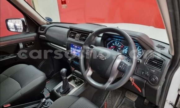 Buy Used Mahindra NC 640 DP White Car in Butha–Buthe in Thaba-Tseka Buy Used Mahindra NC 640 DP White Car in Butha–Buthe in Thaba-Tseka