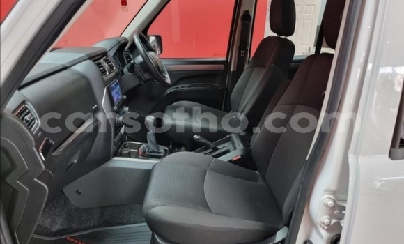 Buy Used Mahindra NC 640 DP White Car in Butha–Buthe in Thaba-Tseka Buy Used Mahindra NC 640 DP White Car in Butha–Buthe in Thaba-Tseka