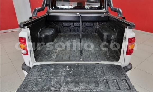 Buy Used Mahindra NC 640 DP White Car in Butha–Buthe in Thaba-Tseka Buy Used Mahindra NC 640 DP White Car in Butha–Buthe in Thaba-Tseka