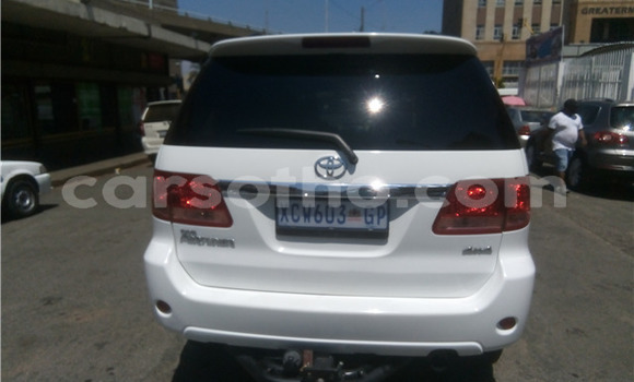 Buy Used Toyota Fortuner White Car in Maseru in Maseru Buy Used Toyota Fortuner White Car in Maseru in Maseru