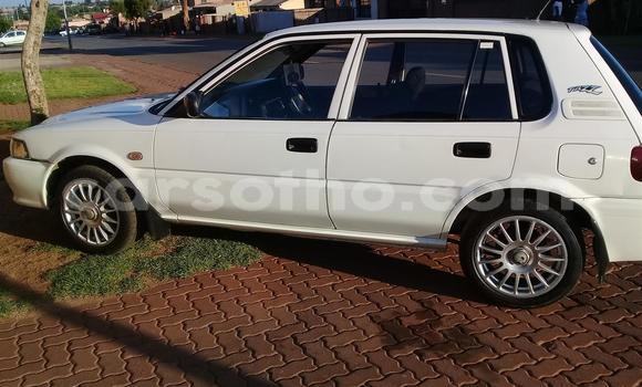 Sayi Na hannu Toyota Tacoma White Mota in Maseru a Maseru Sayi Na hannu Toyota Tacoma White Mota in Maseru a Maseru