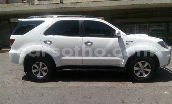 Buy Used Toyota Fortuner White Car in Maseru in Maseru Buy Used Toyota Fortuner White Car in Maseru in Maseru