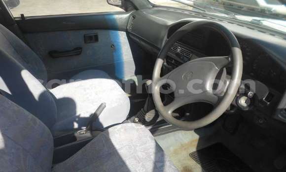 Sayi Na hannu Toyota Tacoma White Mota in Maseru a Maseru Sayi Na hannu Toyota Tacoma White Mota in Maseru a Maseru