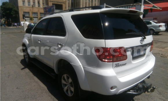 Buy Used Toyota Fortuner White Car in Maseru in Maseru Buy Used Toyota Fortuner White Car in Maseru in Maseru