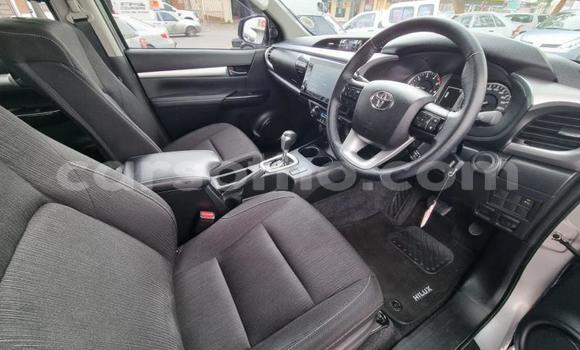 Buy Used Toyota Hilux Red Car in Maputsoe in Leribe Buy Used Toyota Hilux Red Car in Maputsoe in Leribe