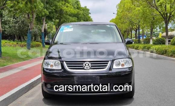 Buy Used Volkswagen Touran Silver Car in Maseru in Maseru Buy Used Volkswagen Touran Silver Car in Maseru in Maseru