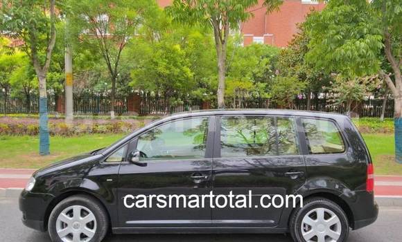 Buy Used Volkswagen Touran Silver Car in Maseru in Maseru Buy Used Volkswagen Touran Silver Car in Maseru in Maseru