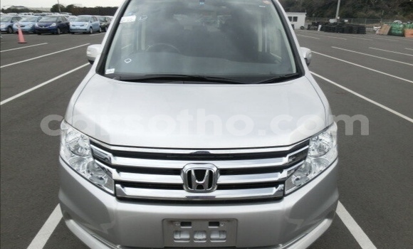 Sayi Na hannu Honda Stepwgn Silver Mota in Maseru a Maseru Sayi Na hannu Honda Stepwgn Silver Mota in Maseru a Maseru