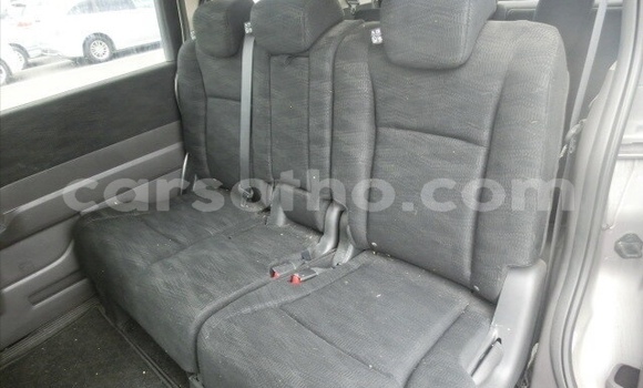 Sayi Na hannu Honda Stepwgn Silver Mota in Maseru a Maseru Sayi Na hannu Honda Stepwgn Silver Mota in Maseru a Maseru