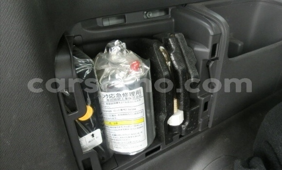 Sayi Na hannu Honda Stepwgn Silver Mota in Maseru a Maseru Sayi Na hannu Honda Stepwgn Silver Mota in Maseru a Maseru