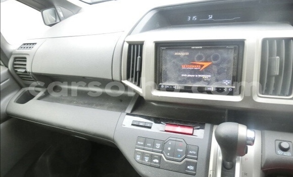 Sayi Na hannu Honda Stepwgn Silver Mota in Maseru a Maseru Sayi Na hannu Honda Stepwgn Silver Mota in Maseru a Maseru