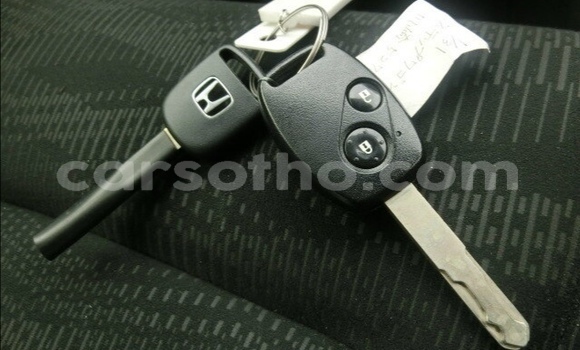 Sayi Na hannu Honda Stepwgn Silver Mota in Maseru a Maseru Sayi Na hannu Honda Stepwgn Silver Mota in Maseru a Maseru