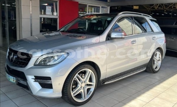 Sayi Na hannu Mercedes-Benz ML–Class Silver Mota in Maseru a Maseru Sayi Na hannu Mercedes-Benz ML–Class Silver Mota in Maseru a Maseru