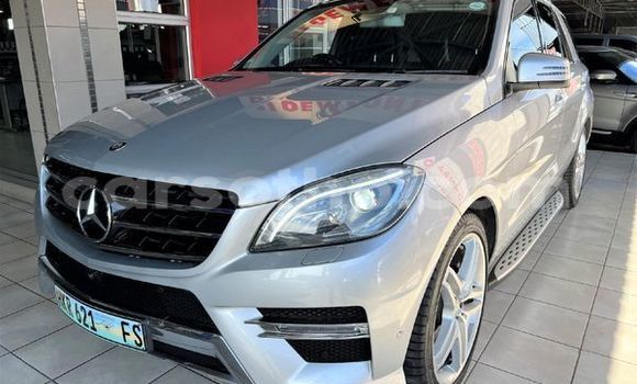 Sayi Na hannu Mercedes-Benz ML–Class Silver Mota in Maseru a Maseru Sayi Na hannu Mercedes-Benz ML–Class Silver Mota in Maseru a Maseru