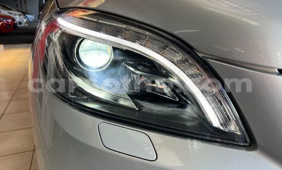 Sayi Na hannu Mercedes-Benz ML–Class Silver Mota in Maseru a Maseru Sayi Na hannu Mercedes-Benz ML–Class Silver Mota in Maseru a Maseru