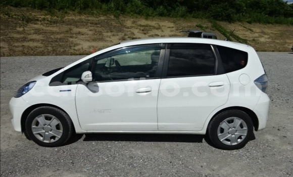 Acheter Occasion Voiture Honda FIT Blanc à Maseru, Maseru Acheter Occasion Voiture Honda FIT Blanc à Maseru, Maseru