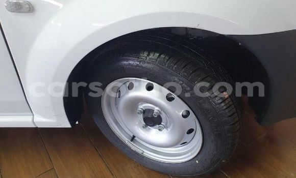 Acheter Occasion Voiture Nissan NV200 Blanc à Maseru, Maseru Acheter Occasion Voiture Nissan NV200 Blanc à Maseru, Maseru