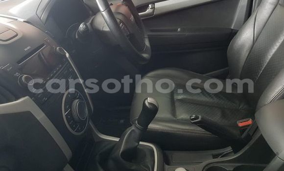 Acheter Occasion Voiture Isuzu KB Bleu à Maseru, Maseru Acheter Occasion Voiture Isuzu KB Bleu à Maseru, Maseru