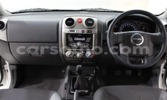 Acheter Occasion Voiture Isuzu KB Blanc à Maseru, Maseru Acheter Occasion Voiture Isuzu KB Blanc à Maseru, Maseru