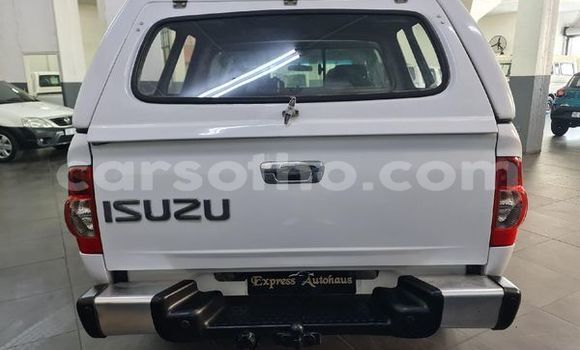 Acheter Occasion Voiture Isuzu KB Blanc à Maseru, Maseru Acheter Occasion Voiture Isuzu KB Blanc à Maseru, Maseru