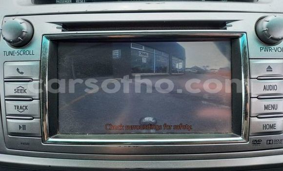 Sayi Na hannu Toyota Hilux White Mota in Maseru a Maseru Sayi Na hannu Toyota Hilux White Mota in Maseru a Maseru