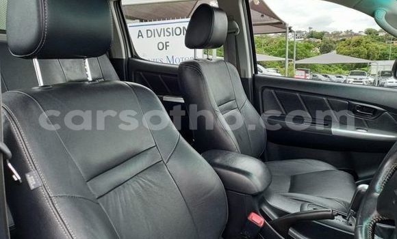 Sayi Na hannu Toyota Hilux White Mota in Maseru a Maseru Sayi Na hannu Toyota Hilux White Mota in Maseru a Maseru