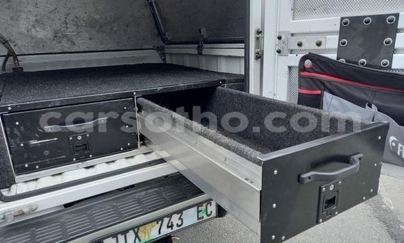 Sayi Na hannu Toyota Hilux White Mota in Maseru a Maseru Sayi Na hannu Toyota Hilux White Mota in Maseru a Maseru