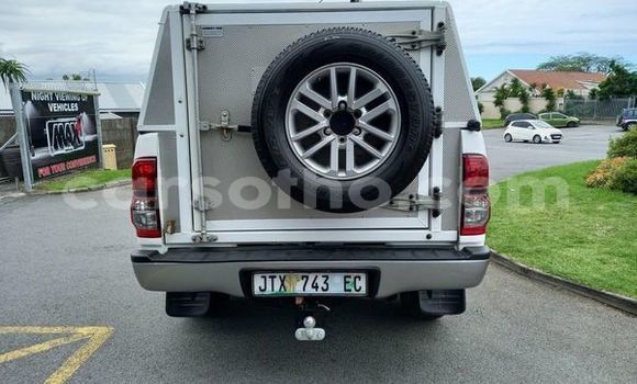 Sayi Na hannu Toyota Hilux White Mota in Maseru a Maseru Sayi Na hannu Toyota Hilux White Mota in Maseru a Maseru