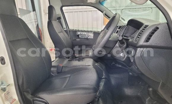 Acheter Occasion Voiture Toyota Aqua Blanc à Maseru, Maseru Acheter Occasion Voiture Toyota Aqua Blanc à Maseru, Maseru