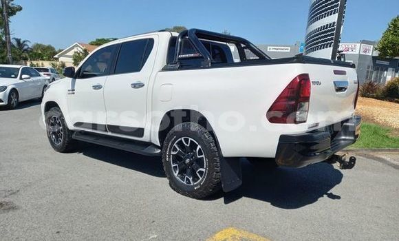 اشتري مستعمل Toyota Hilux White سيارة في Maseru في Maseru اشتري مستعمل Toyota Hilux White سيارة في Maseru في Maseru