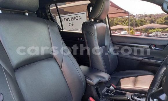 اشتري مستعمل Toyota Hilux White سيارة في Maseru في Maseru اشتري مستعمل Toyota Hilux White سيارة في Maseru في Maseru