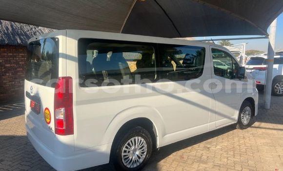 Sayi Na hannu Toyota Aqua White Mota in Maseru a Maseru Sayi Na hannu Toyota Aqua White Mota in Maseru a Maseru