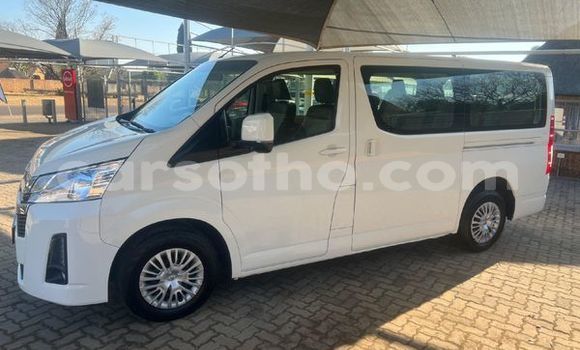 Sayi Na hannu Toyota Aqua White Mota in Maseru a Maseru Sayi Na hannu Toyota Aqua White Mota in Maseru a Maseru