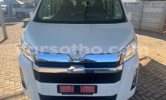 Sayi Na hannu Toyota Aqua White Mota in Maseru a Maseru Sayi Na hannu Toyota Aqua White Mota in Maseru a Maseru