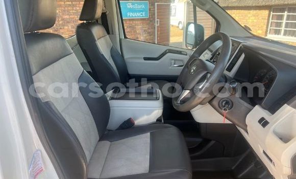 Sayi Na hannu Toyota Aqua White Mota in Maseru a Maseru Sayi Na hannu Toyota Aqua White Mota in Maseru a Maseru