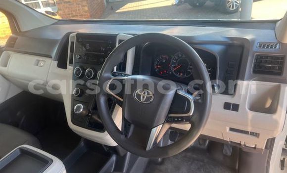 Sayi Na hannu Toyota Aqua White Mota in Maseru a Maseru Sayi Na hannu Toyota Aqua White Mota in Maseru a Maseru