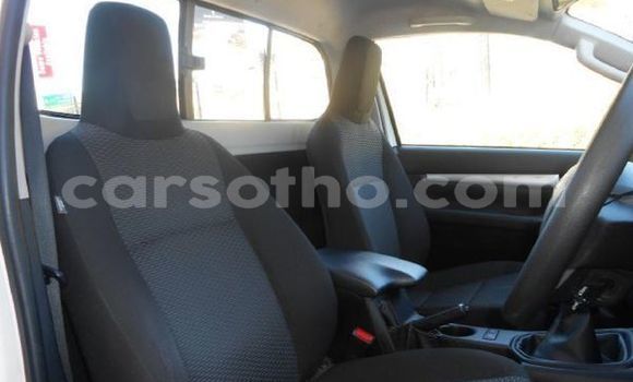 اشتري مستعمل Toyota Hilux White سيارة في Maseru في Maseru اشتري مستعمل Toyota Hilux White سيارة في Maseru في Maseru